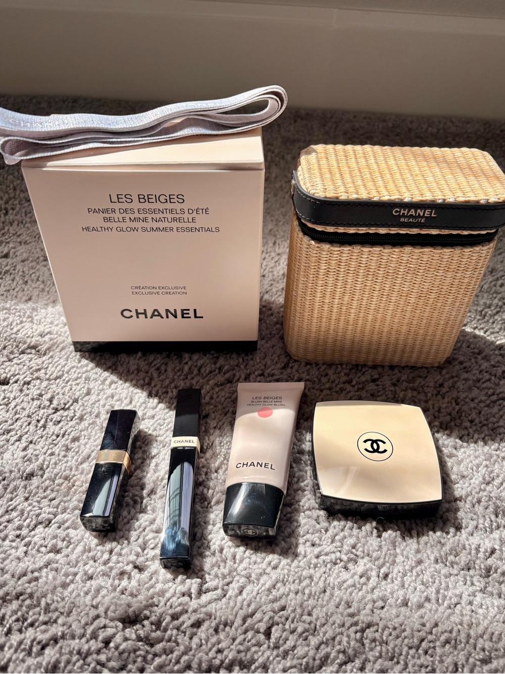 CHANEL Les Beiges Makeup Set